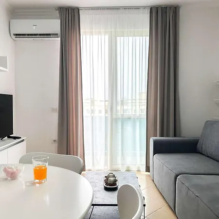 Aqua Mirage G86 Apartament *